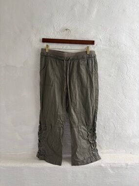 Woman’s size medium wearables capris cotton blend